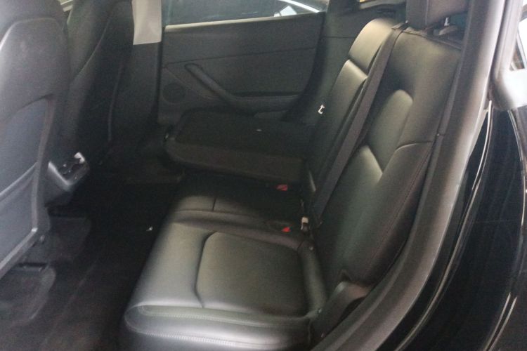 特斯拉 Model Y 2022款 后轮驱动版中控内饰7004