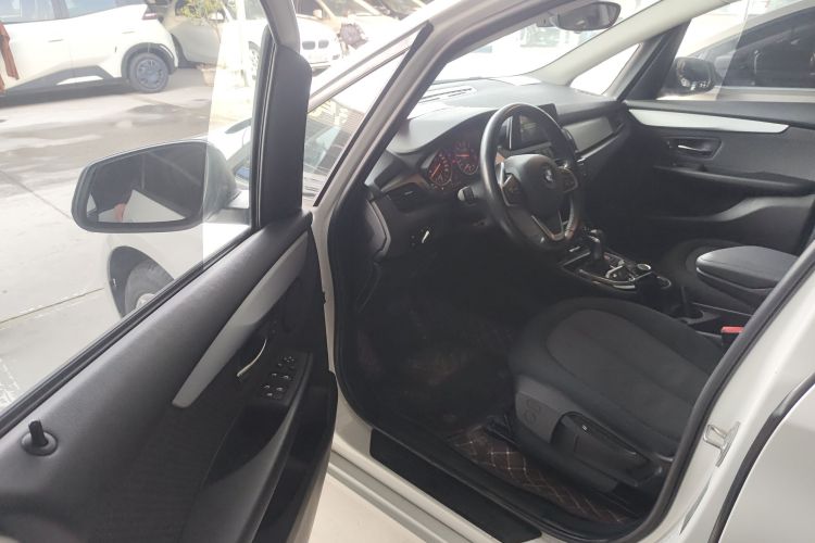 宝马2系旅行车 2016款 218i 时尚型中控内饰20