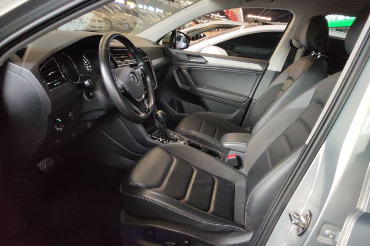 大众 途观L新能源 2019款 430PHEV 混动豪华版中控内饰19