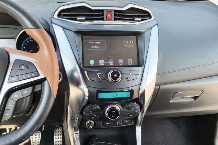 比亚迪 元 2016款 1.5L 手动豪华型中控内饰16