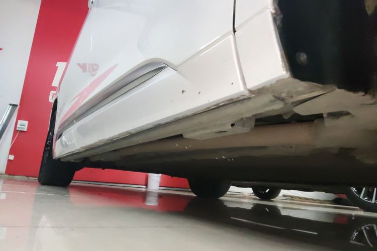 腾势D9 2022款 DM-i 1040 尊贵型局部细节9001