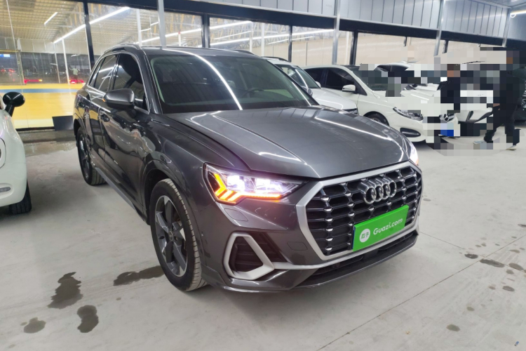 奥迪Q3 2021款 35 TFSI 时尚动感型车身外观3