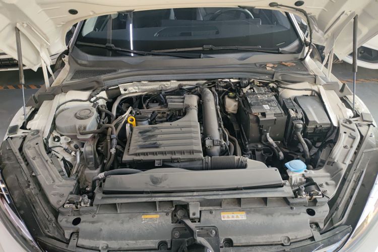 大众 2023款 凌渡L 280TSI DSG酷辣版机舱底盘24