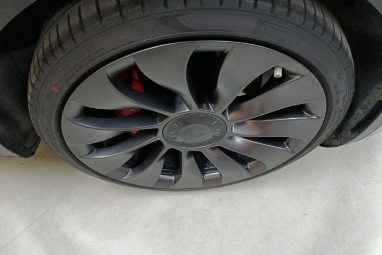 特斯拉 Model Y 2022款 Performance高性能全轮驱动版车身外观6008