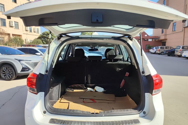 哈弗H6 2015款 升级版 1.5T 手动两驱精英型机舱底盘23