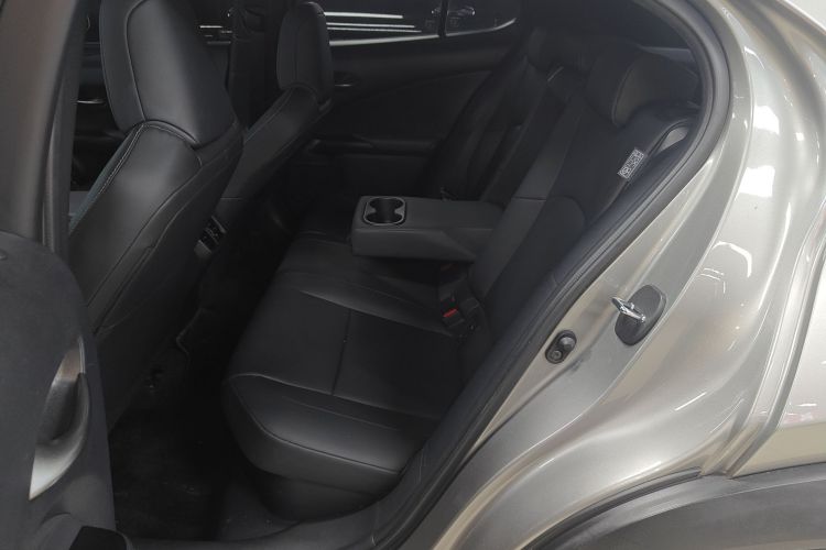 雷克萨斯UX 2020款 260h 探·酷版中控内饰7004