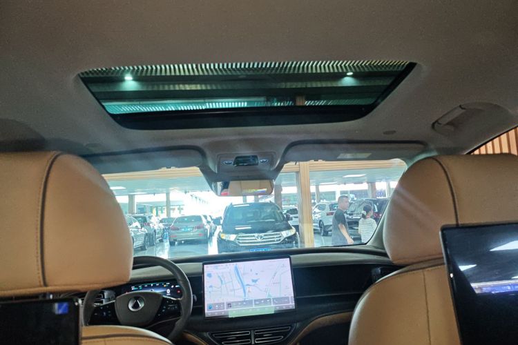 腾势D9 2024款 DM-i 980 四驱尊荣型中控内饰22