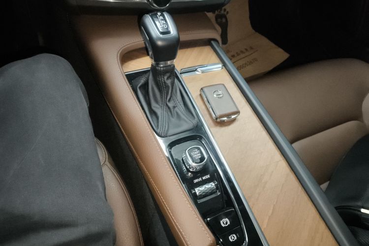 沃尔沃S90 2019款 T5 智雅版中控内饰18
