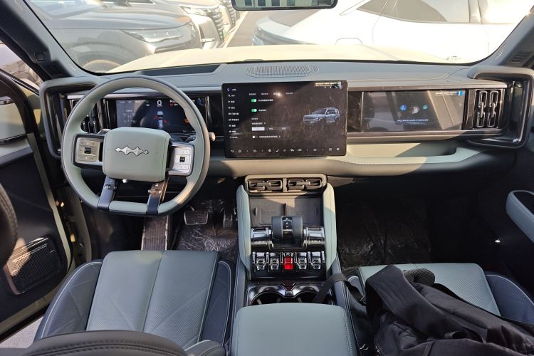 方程豹 豹5 2025款 云辇激光乾崑智驾版中控内饰7002