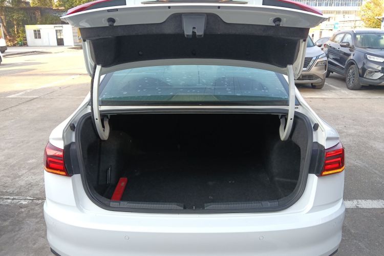 大众 宝来 2021款 1.5L 自动精英智联版机舱底盘23