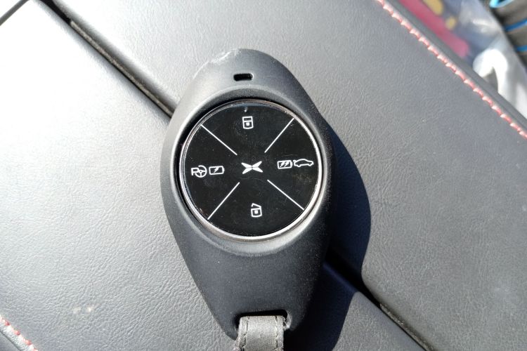 小鹏P7 2020款 586N中控内饰11