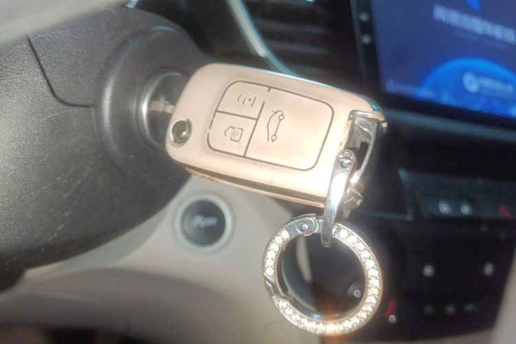 别克 英朗 2015款 15N 自动精英型中控内饰11