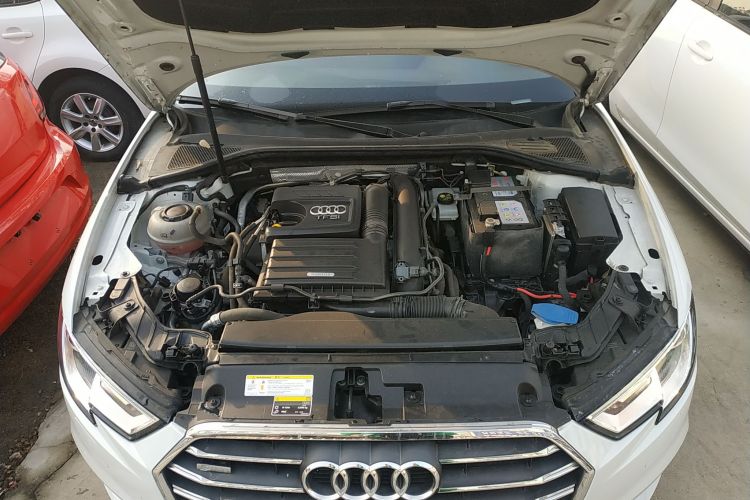 奥迪A3 2020款 改款 Sportback 35 TFSI 进取型 国VI机舱底盘24