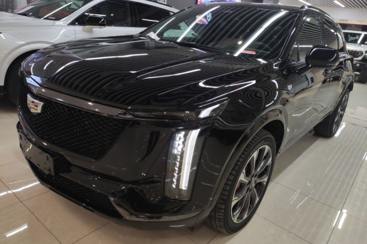 凯迪拉克XT5 2025款 2.0T 铂金型车身外观1