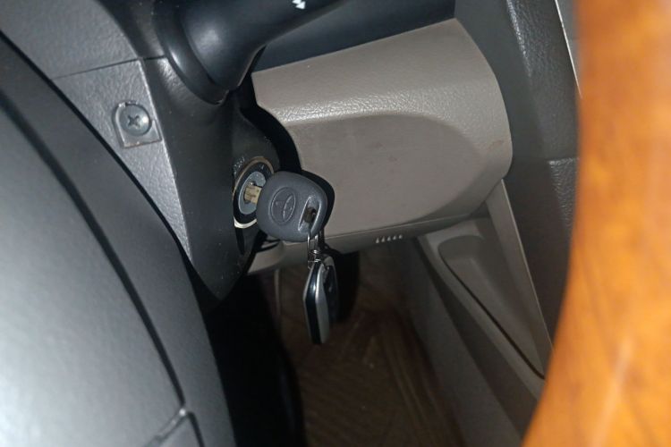 丰田 凯美瑞 2010款 200G 豪华版中控内饰11