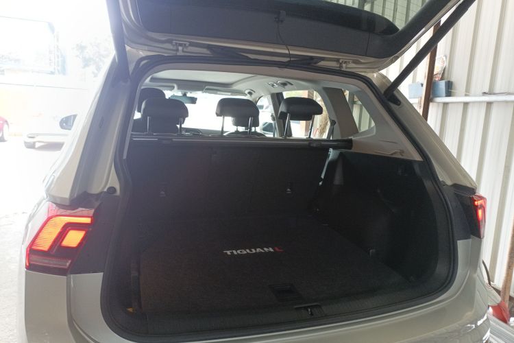 大众 途观L 2021款 330TSI 自动两驱R-Line越享版机舱底盘23