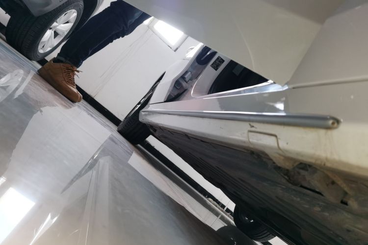 奔驰C级 2017款 改款 C 180 L 时尚型运动版局部细节9001