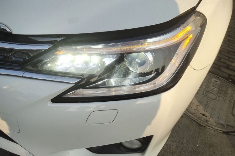 丰田 锐志 2013款 2.5V 菁锐版局部细节36