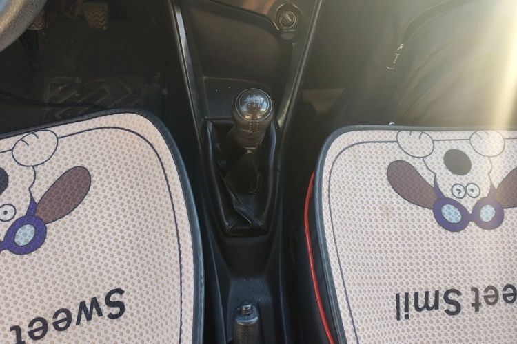 丰田 威驰 2014款 1.5L 手动智尚版中控内饰18