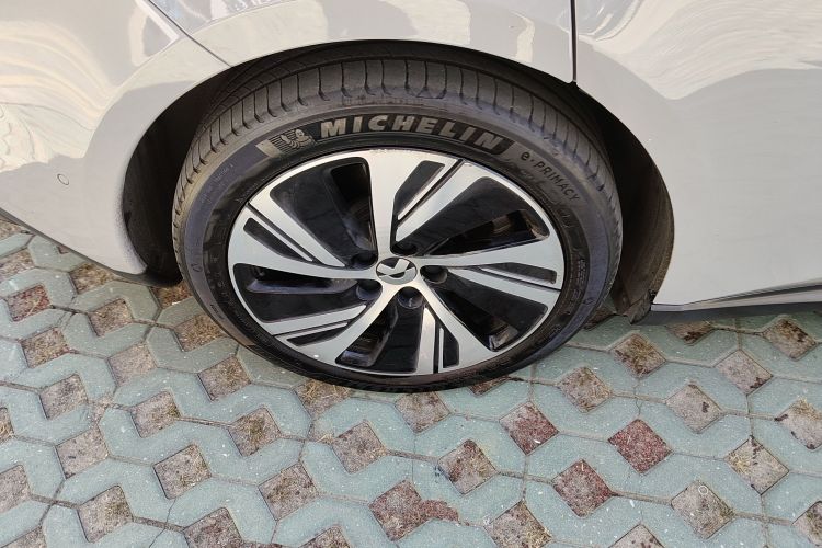 蔚来ET5 2024款 75kWh车身外观6008