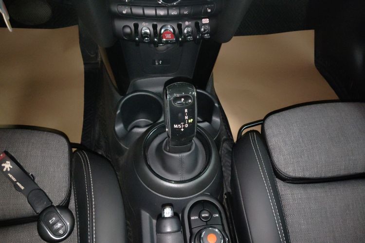 MINI 2019款 1.5T COOPER 经典派 五门版局部细节18