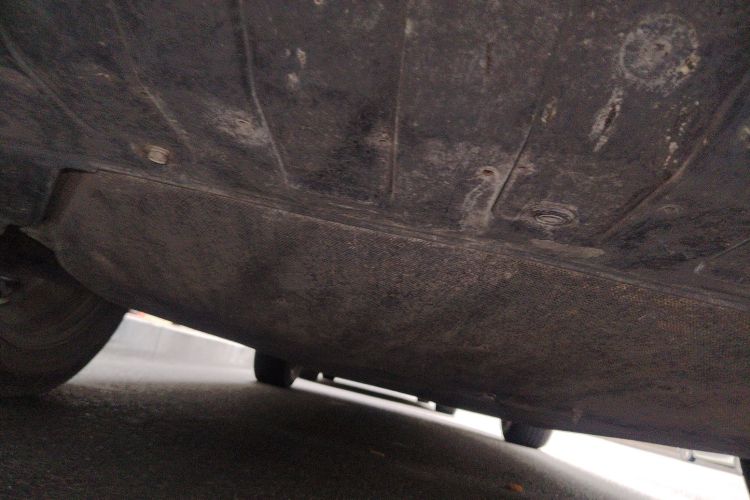 三菱 欧蓝德 2020款 2.4L 四驱致享版 7座局部细节9008