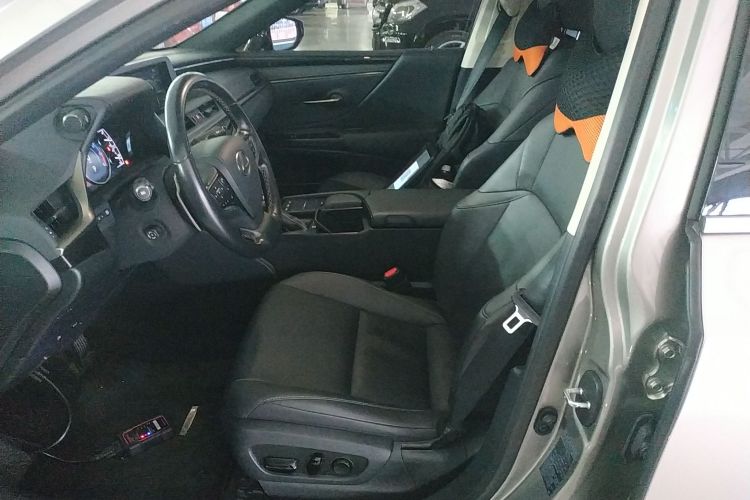 雷克萨斯ES 2020款 200 卓越版局部细节19