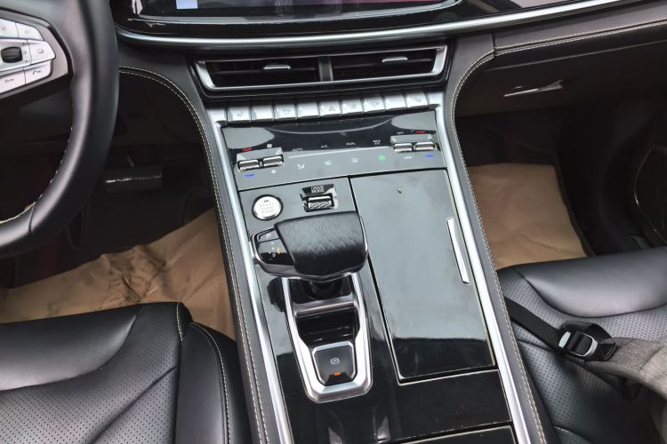 长安CS85 COUPE 2019款 2.0T 自动智版 国VI中控内饰18