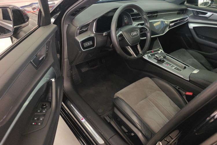 奥迪A6L新能源 2020款 55 TFSI e quattro中控内饰19