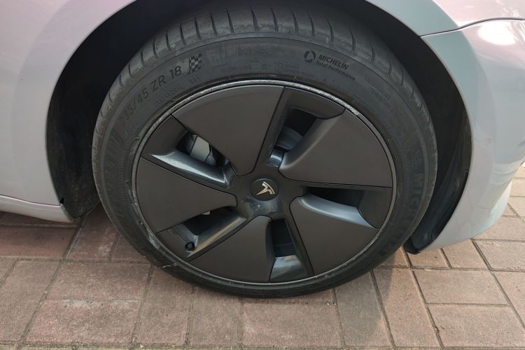 特斯拉 Model 3 2022款 后轮驱动版车身外观10