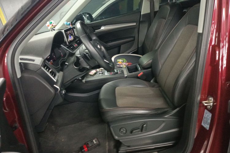 奥迪Q5L 2018款 45 TFSI 尊享时尚型 国V局部细节19