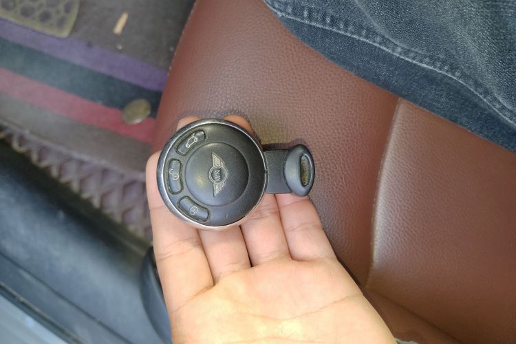 MINI Countryman 2014款 1.6L COOPER Fun中控内饰7001