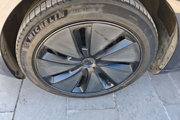 特斯拉 Model 3 2023款 后轮驱动版车身外观6007