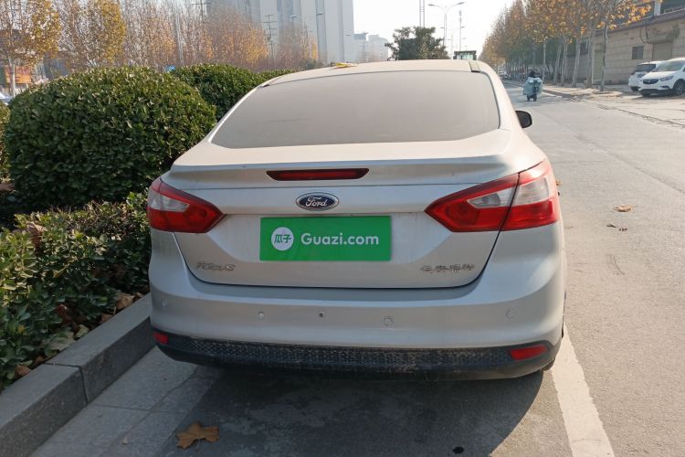 福特 福克斯 2012款 三厢 1.6L 自动舒适型车身外观6