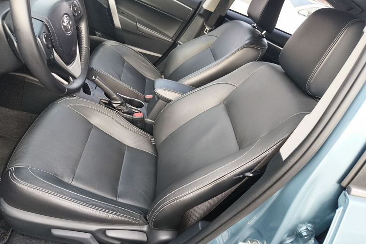 丰田 卡罗拉 2017款 改款双擎 1.8L E-CVT精英版中控内饰19