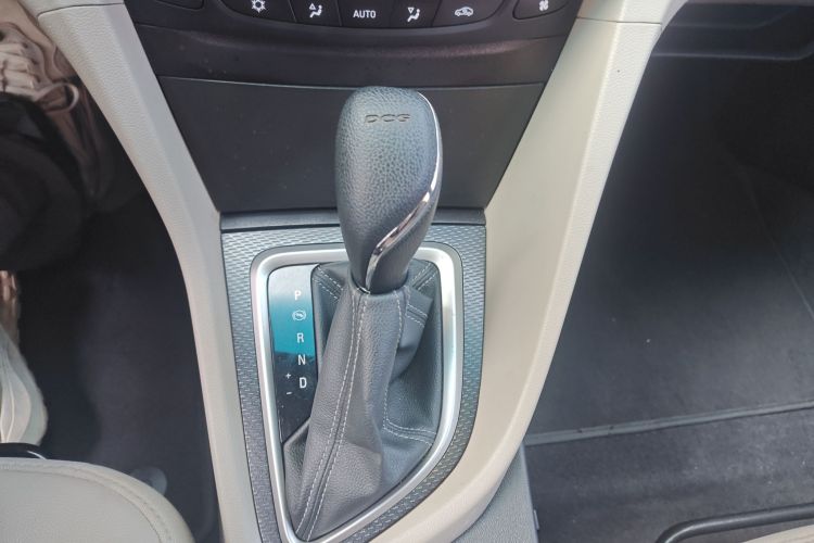 别克 英朗 2019款 15T 双离合互联精英型 国VI中控内饰18