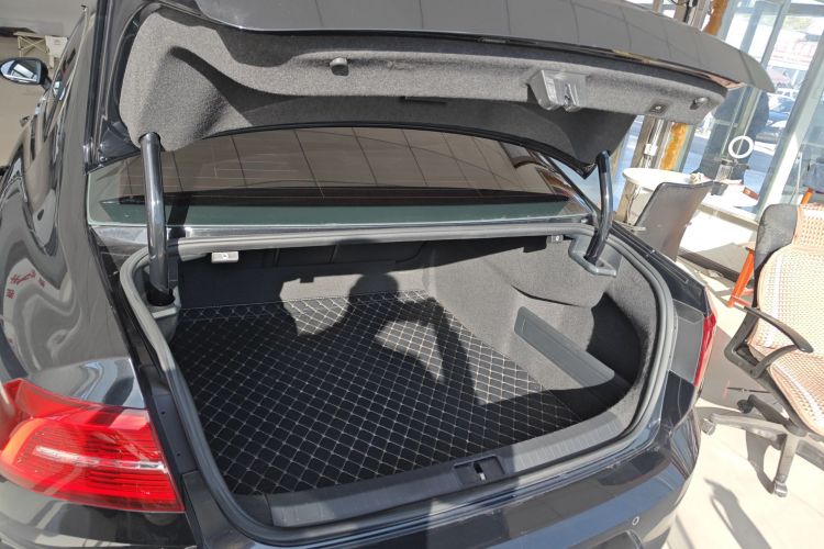 大众 迈腾 2019款 330TSI DSG 豪华型 国V机舱底盘23