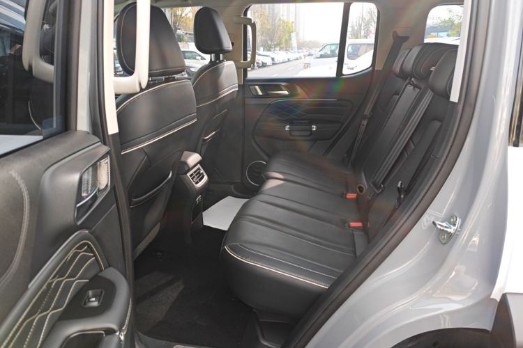 坦克300 2023款 越野版 2.0T 征服者中控内饰21