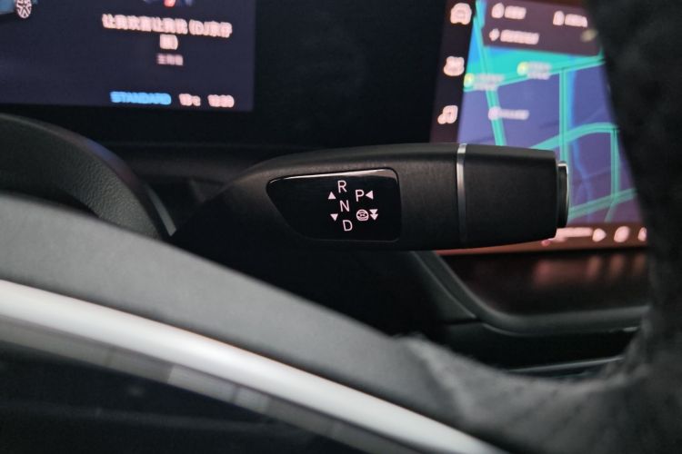 小鹏P7 2023款 P7i 610 鹏翼性能版局部细节18