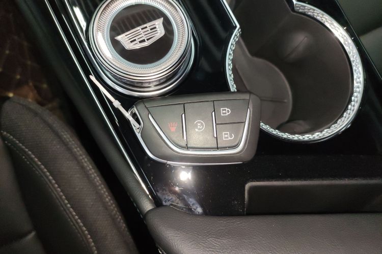 凯迪拉克GT4 2023款 25T 风尚型中控内饰11