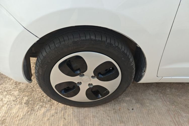 长安欧尚 奔奔E-Star 2021款 国民版 心悦版（快充版）磷酸铁锂（31.18kWh）车身外观6007