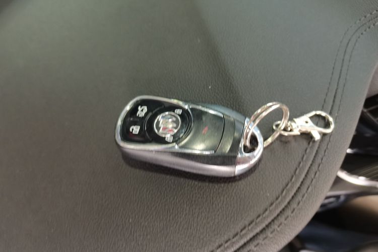 别克 君威 2020款 552T 精英型中控内饰11