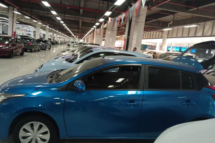 丰田 YARiS L 致炫 2014款 1.3E 自动魅动版车身外观4