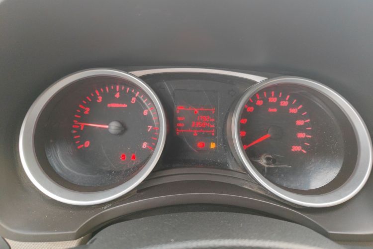 五菱汽车 五菱宏光 2019款 1.5L S标准型国VI LAR中控内饰14