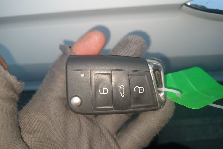 大众 途观L 2024款 300TSI 自动两驱智享版中控内饰11