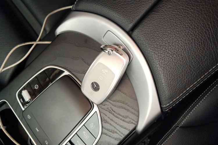 奔驰C级 2019款 C 260 L 运动版中控内饰7001