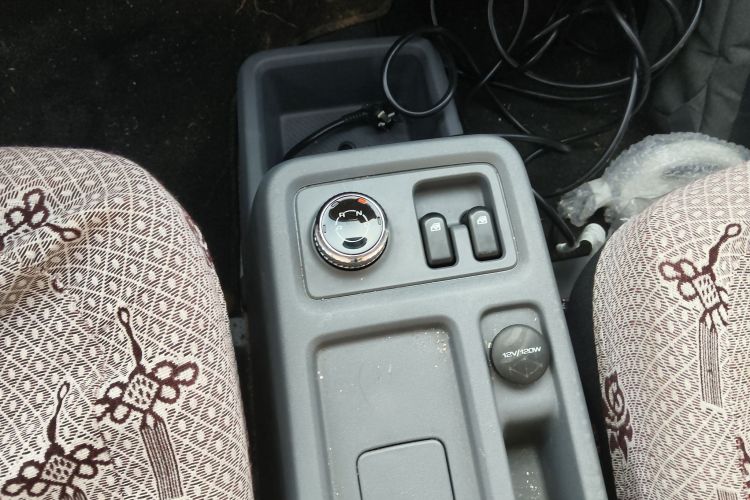 五菱汽车 五菱扬光 2025款 400km 客车版舒适型中控内饰18