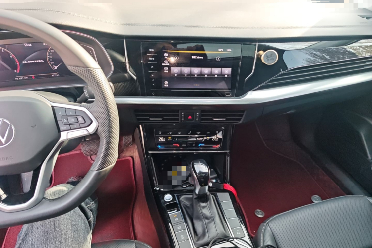 大众 帕萨特 2025款 出众款 380TSI 星空龙腾版中控内饰16