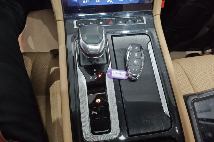 红旗H5 2023款 1.5T DCT智联旗韵版中控内饰18