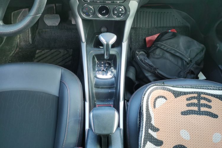 雪铁龙C3-XR 2018款 1.6L 自动先锋型中控内饰18